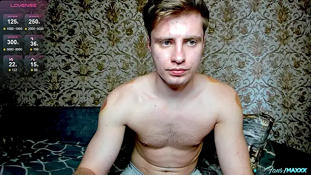 Maxhornyblondieman online show from March 2026 01:48:02 PM