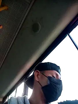 juunioreest online show from November 2025 10:01:01 PM