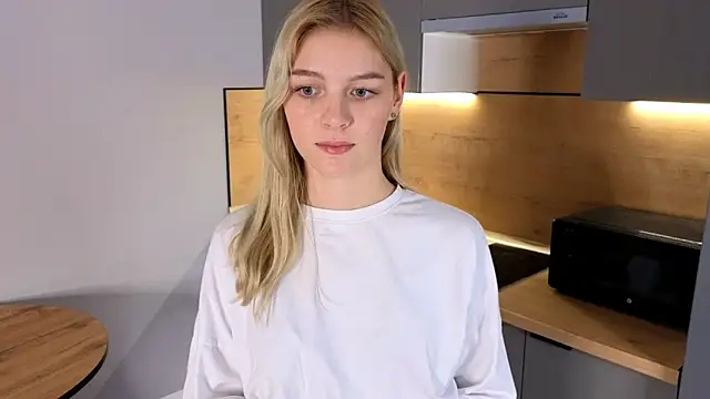 Snapshot of DebraVaughn chatting on December 2025 06:13:02 PM DebraVaughn online show from December 2025 06:13:02 PM