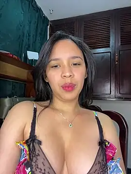 Snapshot of Esmerald_1111 chatting on February 2026 12:33:01 PM Esmerald 1111 online show from February 2026 12:33:01 PM