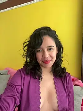 Snapshot of Esmerald_1111 chatting on February 2026 04:14:01 PM Esmerald 1111 online show from February 2026 04:14:01 PM