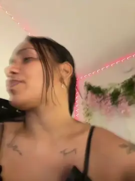 ArielleMillerr- online show from April 2026 05:18:01 PM