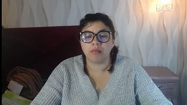 danna garza online show from December 2025 04:40:02 AM