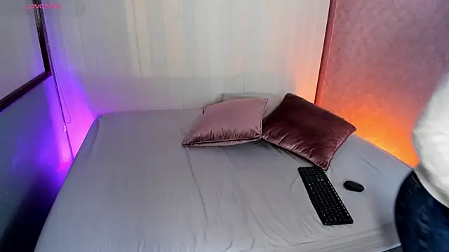 luna velvett  online show from December 2025 11:16:02 AM