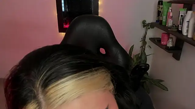 VeloraVyxen  online show from December 2025 01:18:01 PM