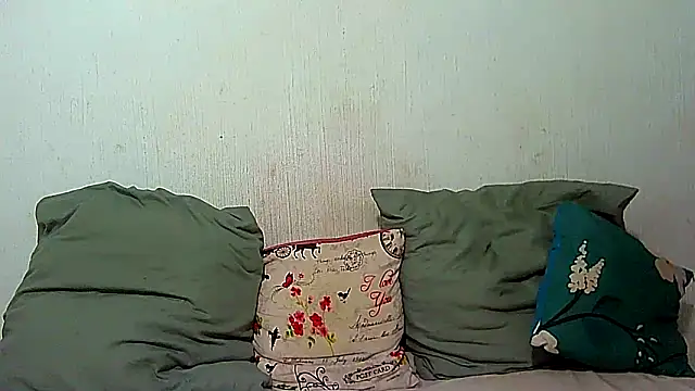 Snapshot of BrunetteNaomi8 chatting on April 2026 02:15:02 AM BrunetteNaomi8 online show from April 2026 02:15:02 AM