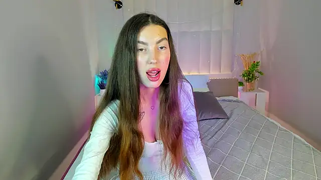 LiraRevery online show from December 2025 12:29:01 AM