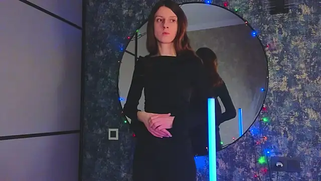 VelvetNyxen online show from December 2025 02:35:01 PM