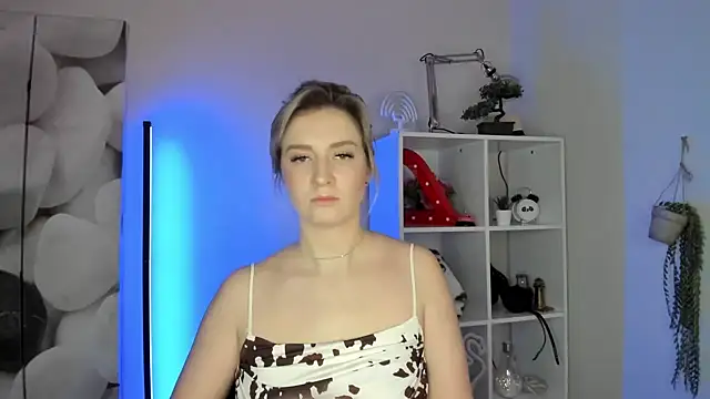 Snapshot of AlisaCam24 chatting on November 2025 08:14:01 AM AlisaCam24 online show from November 2025 08:14:01 AM