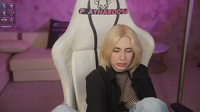 Kara cat online show from April 2026 10:41:02 PM