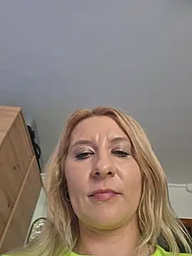 Snapshot of KaylinJan chatting on June 2026 03:01:02 PM KaylinJan online show from June 2026 03:01:02 PM