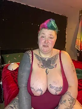 Snapshot of DamagedGoddessX chatting on November 2025 06:20:01 PM DamagedGoddessX online show from November 2025 06:20:01 PM