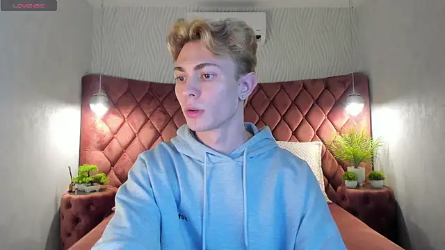 Even Vrot online show from December 2025 01:18:02 PM