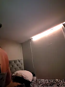 Drowning667 online show from March 2026 04:18:02 AM