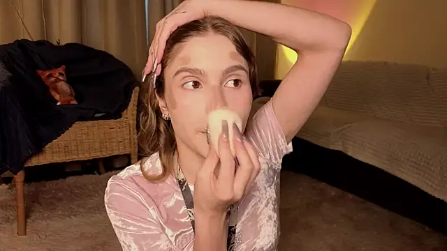 RozanneJordan online show from April 2026 05:16:02 PM