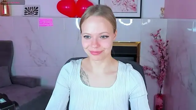 lucy loy online show from February 2026 07:34:02 AM