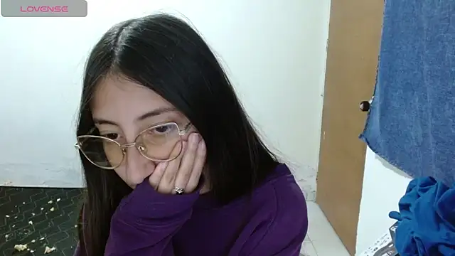 Snapshot of Nanylux chatting on April 2026 03:11:02 AM Nanylux online show from April 2026 03:11:02 AM