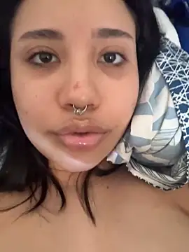 emy eviee online show from April 2026 08:35:02 PM