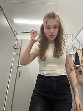 Snapshot of RussianWoman chatting on May 2026 03:15:01 AM RussianWoman online show from May 2026 03:15:01 AM