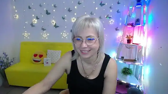 Snapshot of LaurenWishy chatting on April 2026 05:22:02 PM LaurenWishy online show from April 2026 05:22:02 PM