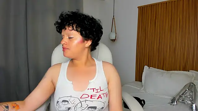 Snapshot of Alaska_deluxe chatting on January 2026 01:09:02 AM Alaska deluxe online show from January 2026 01:09:02 AM