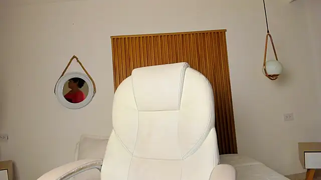 Snapshot of Alaska_deluxe chatting on February 2026 11:33:01 PM Alaska deluxe online show from February 2026 11:33:01 PM