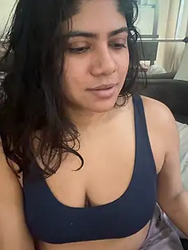 TiaBella  online show from February 2026 04:07:02 PM