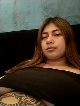 Emmyxxx online show from December 2025 07:05:01 AM