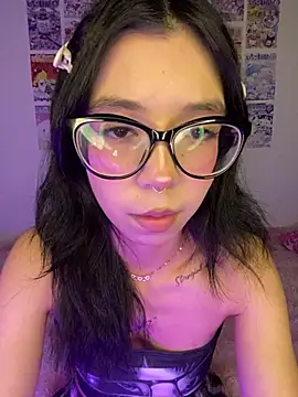 Snapshot of Valen-Foxx1 chatting on January 2026 06:18:02 AM Valen-Foxx1 online show from January 2026 06:18:02 AM