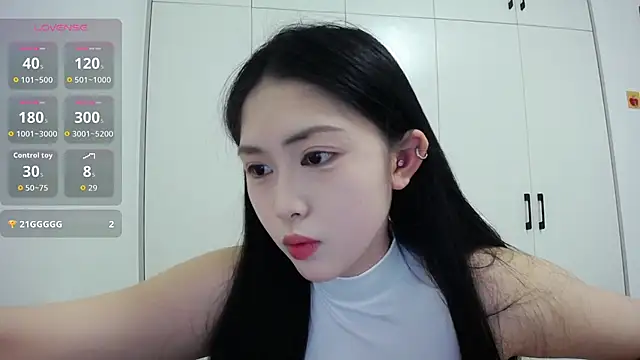 Snapshot of TuTu-077 chatting on November 2025 08:28:01 AM TuTu-077 online show from November 2025 08:28:01 AM