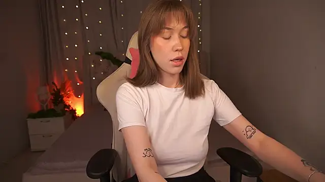 AnnetteLane online show from December 2025 04:43:01 AM