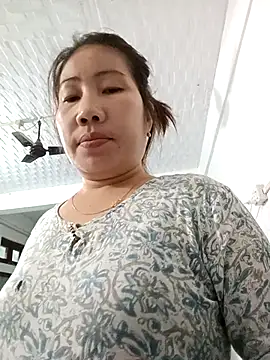 Snapshot of Reema_143 chatting on November 2025 11:20:01 AM Reema 143 online show from November 2025 11:20:01 AM