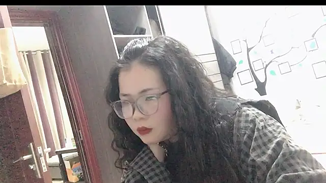 Huahua3187 online show from November 2025 12:49:02 PM