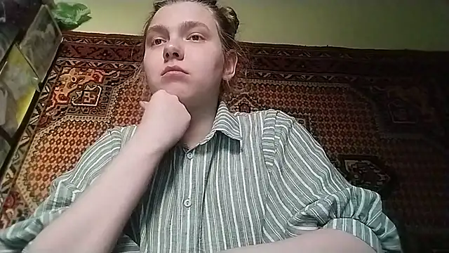 KikiBang online show from March 2026 10:32:01 AM