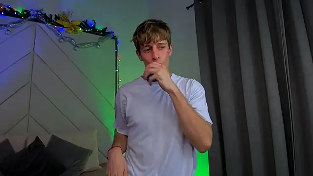 Snapshot of Ostin_Saints chatting on December 2025 04:41:04 AM Ostin Saints online show from December 2025 04:41:04 AM