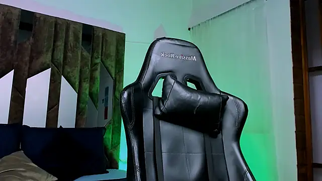 Snapshot of Ostin_Saints chatting on January 2026 12:40:01 PM Ostin Saints online show from January 2026 12:40:01 PM