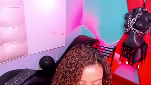 ArhyFoxx1 online show from February 2026 12:00:01 PM