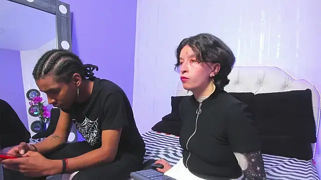 CoralAndOcean  online show from December 2025 06:01:02 PM