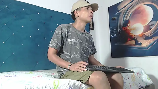 crissex3 online show from April 2026 01:26:01 PM