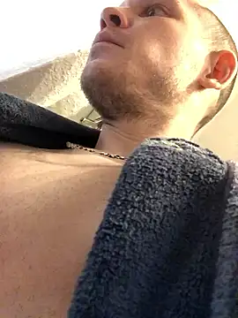 Snapshot of Spielzeugtwink chatting on January 2026 11:30:02 PM Spielzeugtwink online show from January 2026 11:30:02 PM