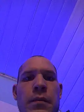 Snapshot of Spielzeugtwink chatting on February 2026 11:10:01 PM Spielzeugtwink online show from February 2026 11:10:01 PM