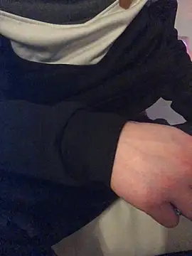 Snapshot of Spielzeugtwink chatting on February 2026 04:13:01 PM Spielzeugtwink online show from February 2026 04:13:01 PM