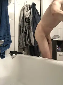 Snapshot of Spielzeugtwink chatting on February 2026 10:14:01 PM Spielzeugtwink online show from February 2026 10:14:01 PM