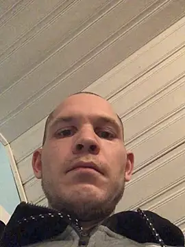 Snapshot of Spielzeugtwink chatting on February 2026 06:03:01 PM Spielzeugtwink online show from February 2026 06:03:01 PM