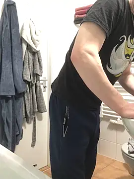 Snapshot of Spielzeugtwink chatting on February 2026 10:08:01 PM Spielzeugtwink online show from February 2026 10:08:01 PM