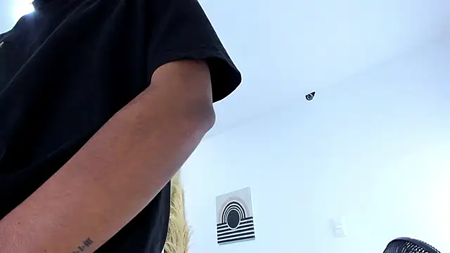 Snapshot of DamianAndMAximoo chatting on November 2025 12:16:02 PM DamianAndMAximoo online show from November 2025 12:16:02 PM