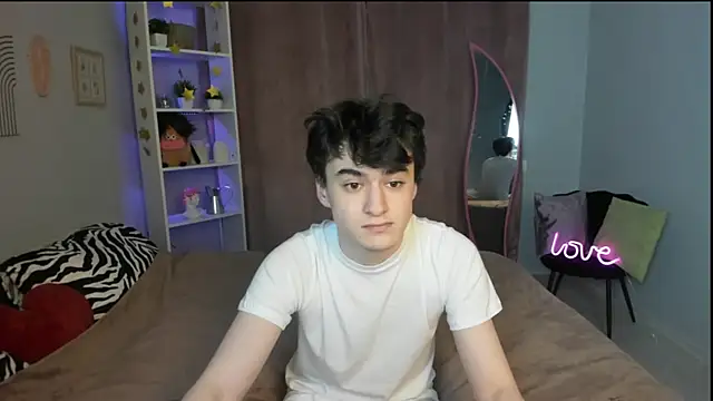 Snapshot of kevinhunter_ chatting on November 2025 04:07:02 PM kevinhunter online show from November 2025 04:07:02 PM