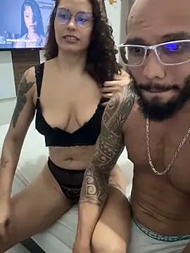 Snapshot of CasalBris4 chatting on December 2025 12:28:02 AM CasalBris4 online show from December 2025 12:28:02 AM