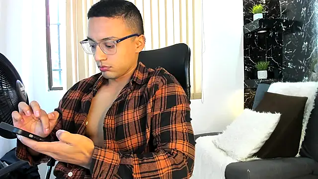 thomas scot1 online show from November 2025 01:21:02 PM