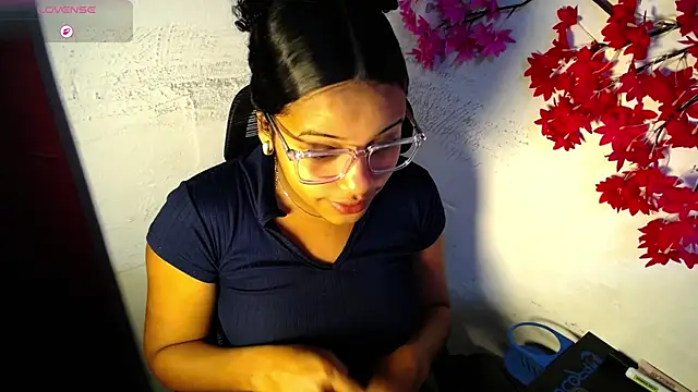Snapshot of chleo_rosse chatting on July 2026 04:02:01 PM chleo rosse online show from July 2026 04:02:01 PM